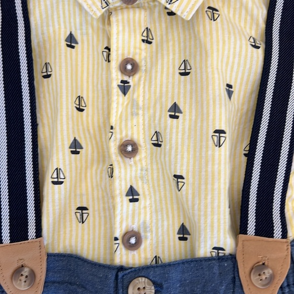 Little lad button up shirt with shorts & suspenders outfit set sail boats - Picture 2 of 4